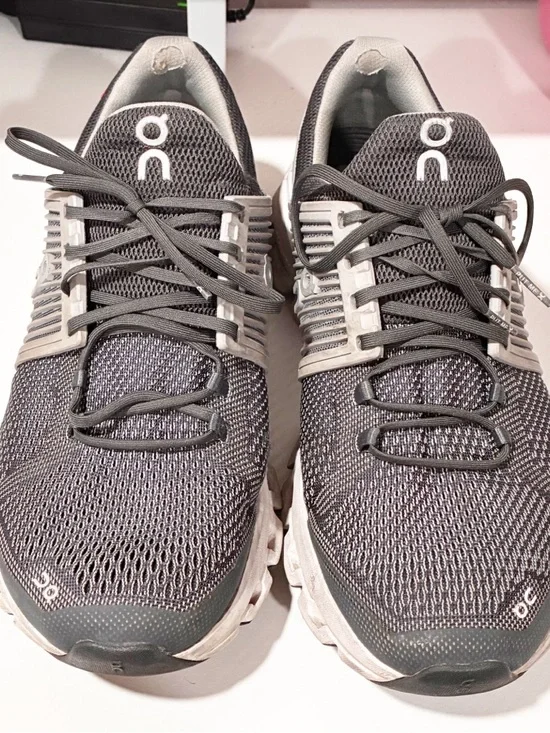 On Cloudswift Shoes Low Top Sneakers Grey White Mens Size 8.5 - Picture 2 of 7